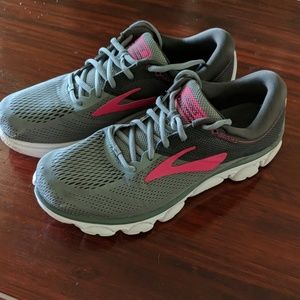 Brooks Anthem running shoes